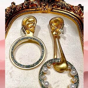 Elegant Ear Pierced with mini hoops Gold and Green circular Earrings